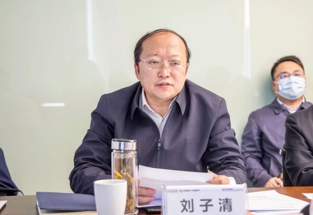 武汉市委常委、武汉经开区工委书记刘子清到中设数字调研指导
